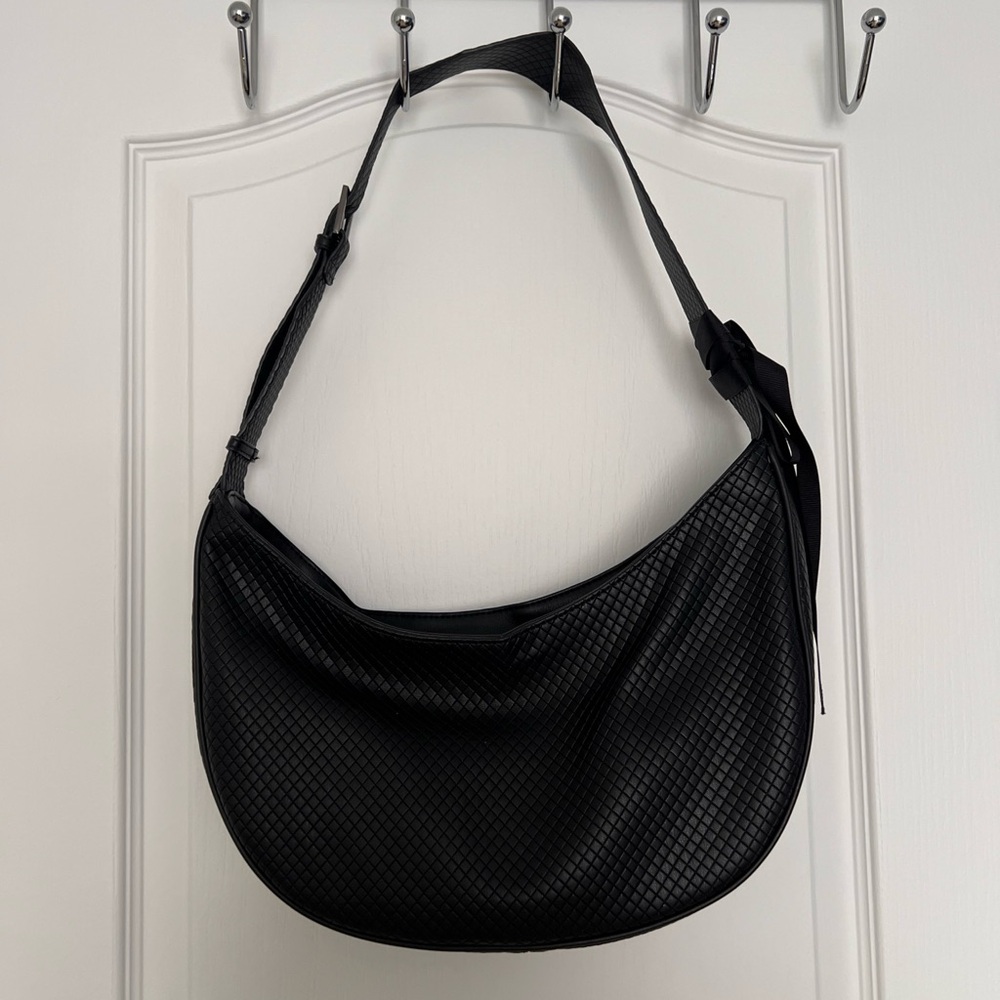HVISK Half Moon Bag